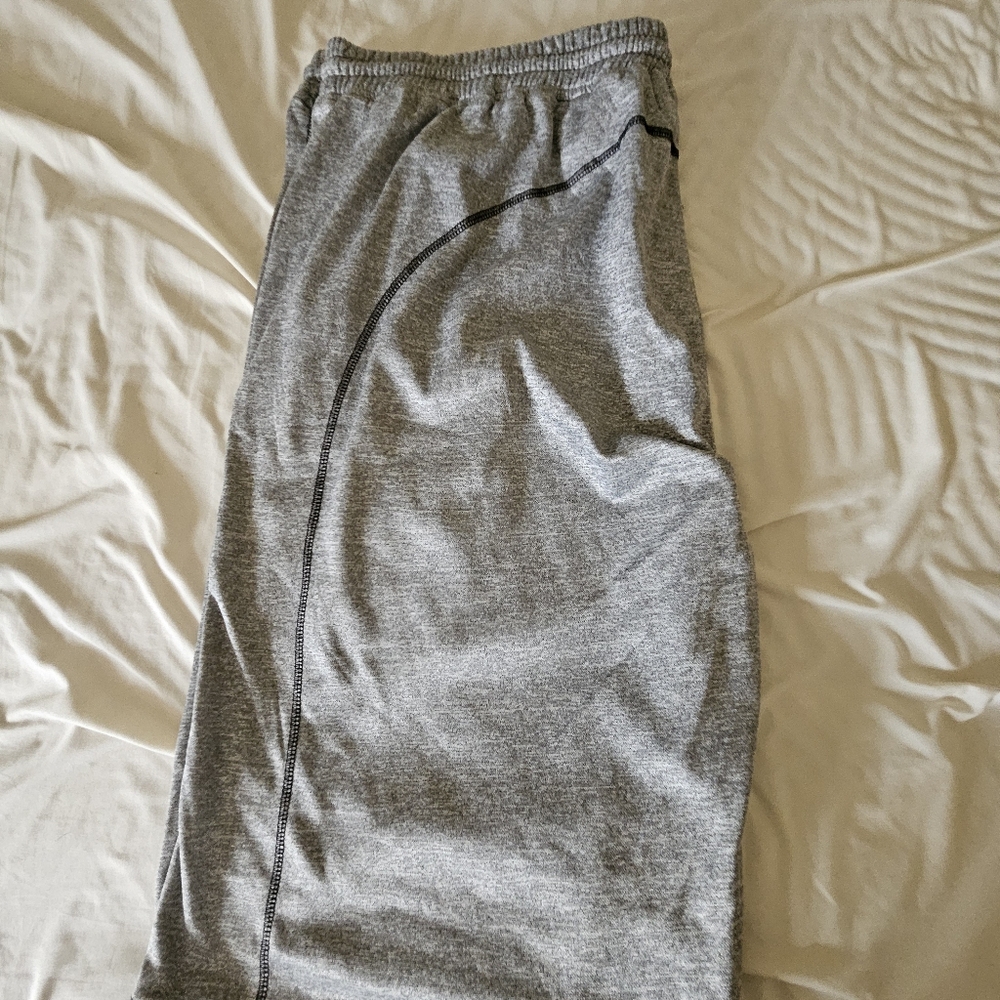 Size 4xl Burnside athletic shorts